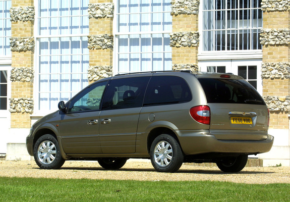 Chrysler Grand Voyager 2004–07 pictures