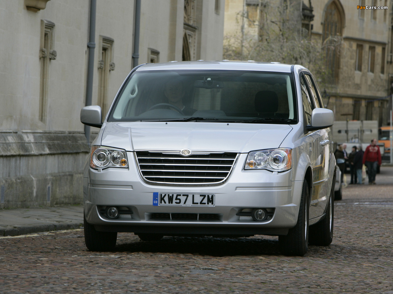 Chrysler Grand Voyager UK-spec 2008–10 images (1280 x 960)