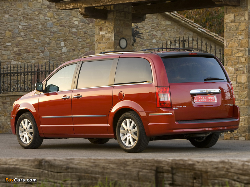 Chrysler Grand Voyager 2008–10 pictures (800 x 600)