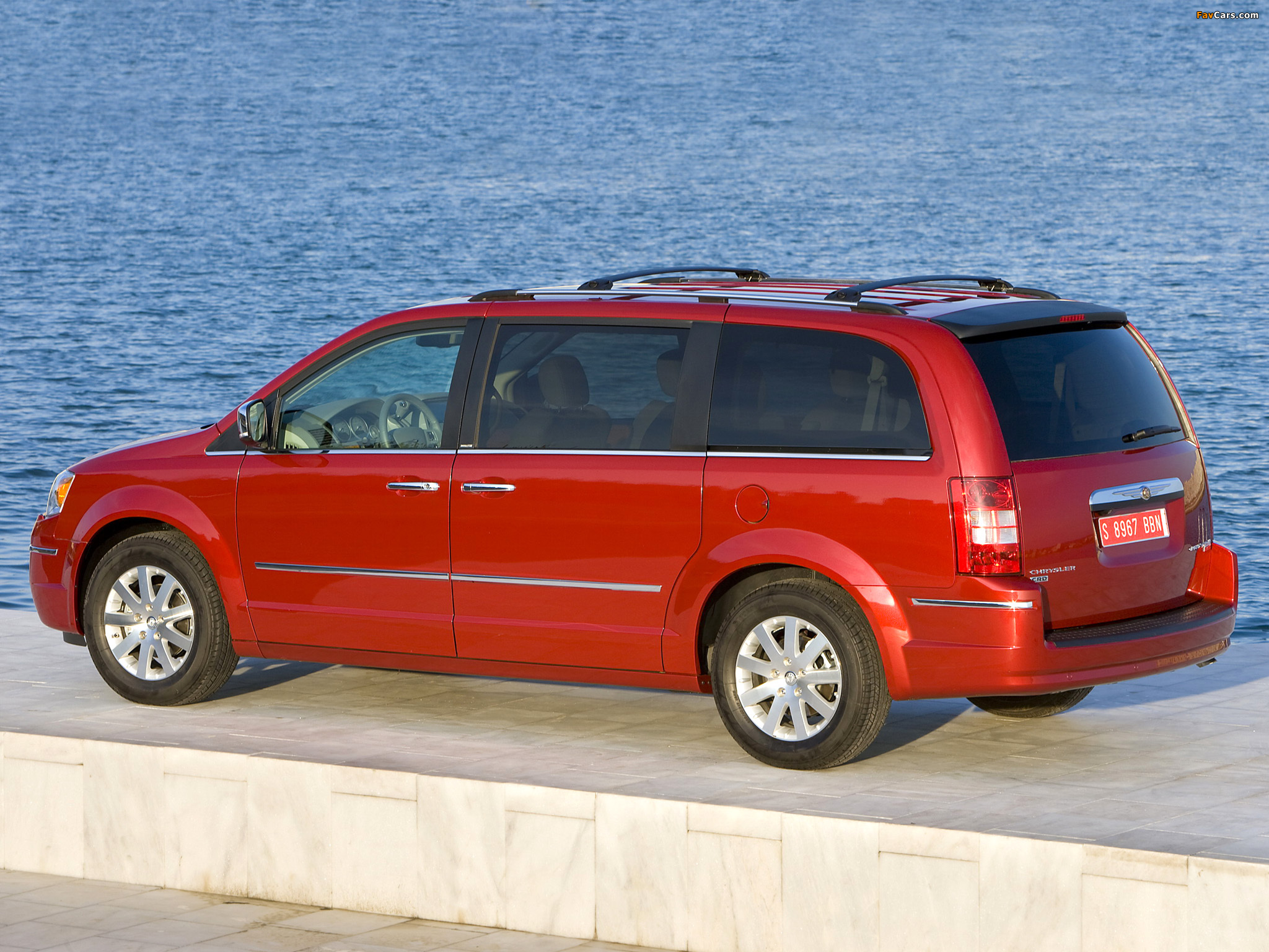 Chrysler Grand Voyager 2008–10 pictures (2048 x 1536)