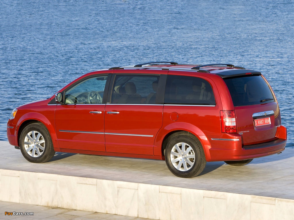 Chrysler Grand Voyager 2008–10 pictures (1024 x 768)