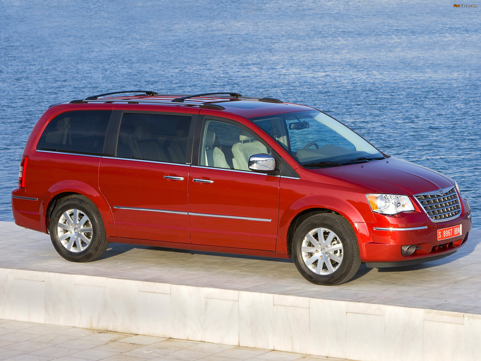 Chrysler Grand Voyager 2008–10 pictures (2048 x 1536)