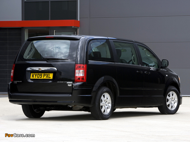 Chrysler Grand Voyager Touring 25th Anniversary 2009 pictures (640 x 480)