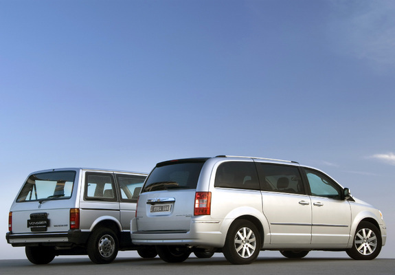 Chrysler Voyager images