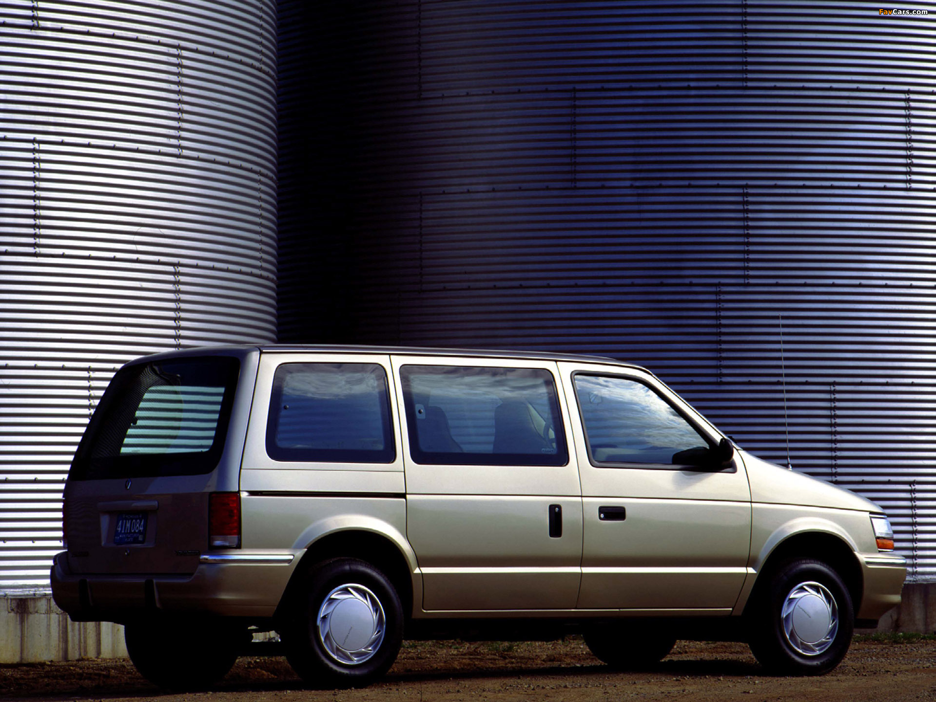 Images of Chrysler Voyager 1991–96 (1920 x 1440)