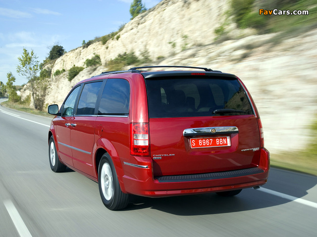 Images of Chrysler Grand Voyager 2008–10 (640 x 480)