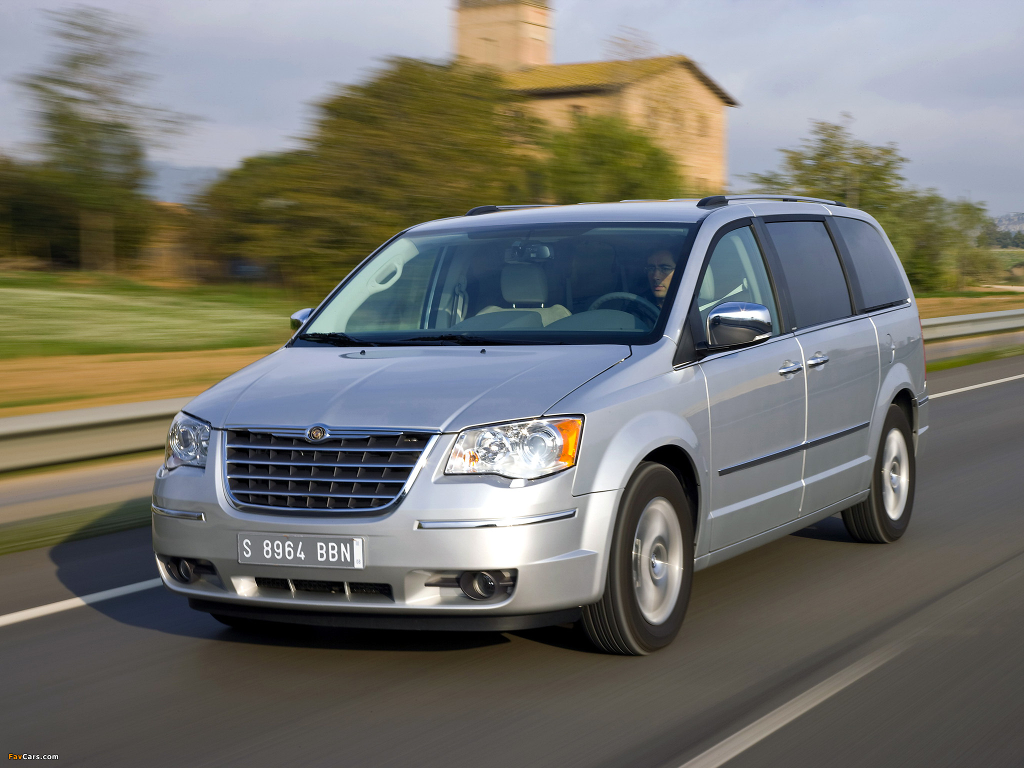 Images of Chrysler Grand Voyager 2008–10 (2048 x 1536)