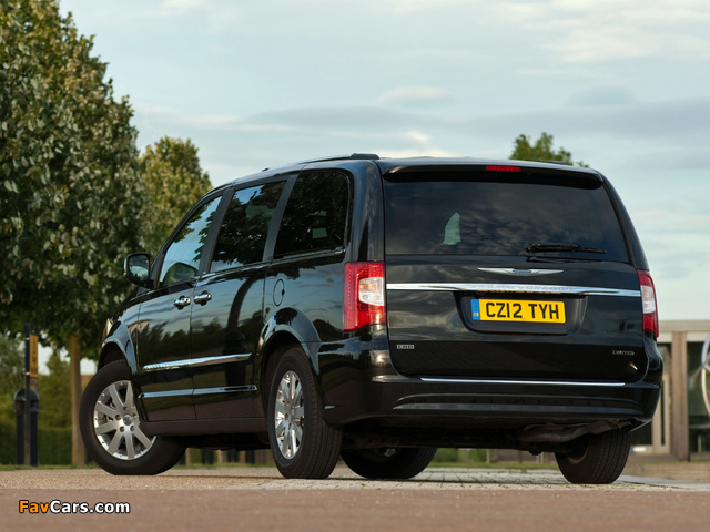 Images of Chrysler Grand Voyager UK-spec 2011 (640 x 480)