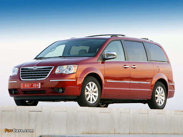 Photos of Chrysler Grand Voyager 2008–10 (640 x 480)