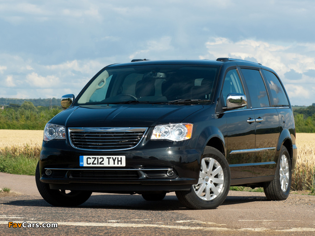 Photos of Chrysler Grand Voyager UK-spec 2011 (640 x 480)