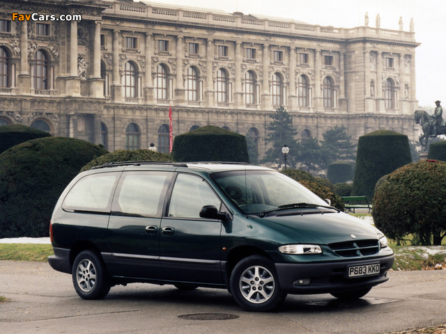 Pictures of Chrysler Grand Voyager UK-spec 1995–2000 (640 x 480)