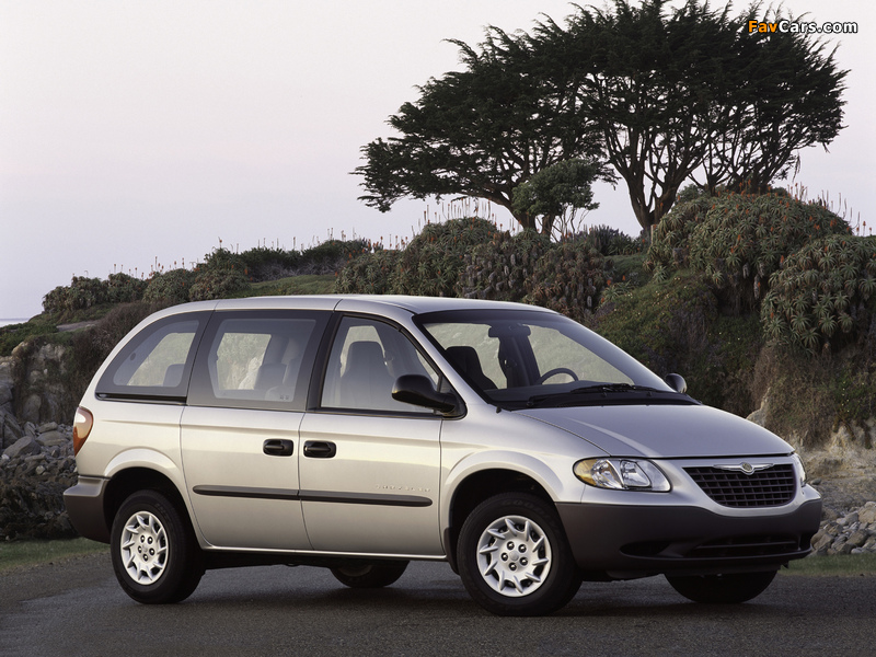 Pictures of Chrysler Voyager US-spec 2000–04 (800 x 600)