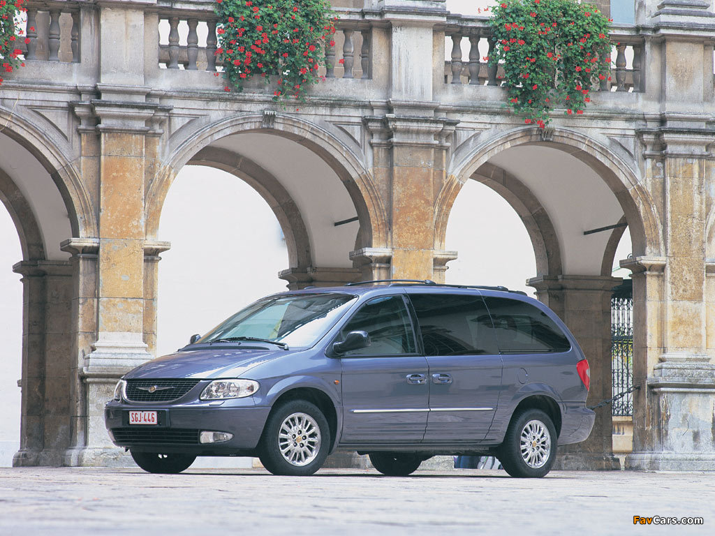 Pictures of Chrysler Grand Voyager 2000–04 (1024 x 768)