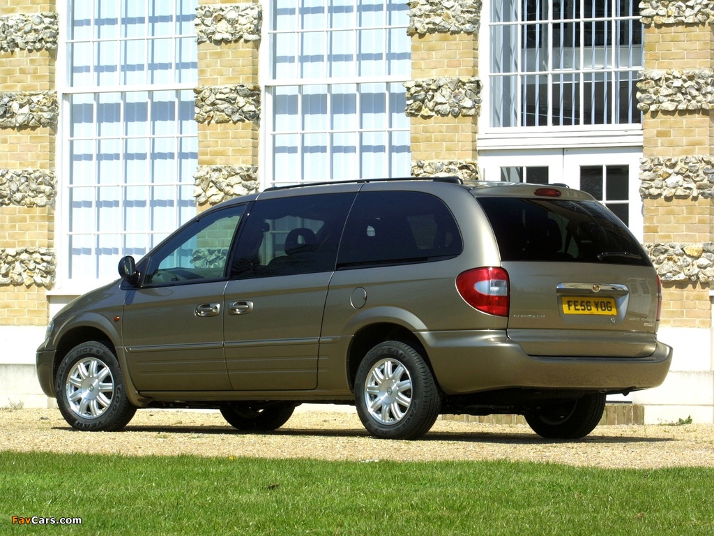 Pictures of Chrysler Grand Voyager UK-spec 2004–07 (1024 x 768)