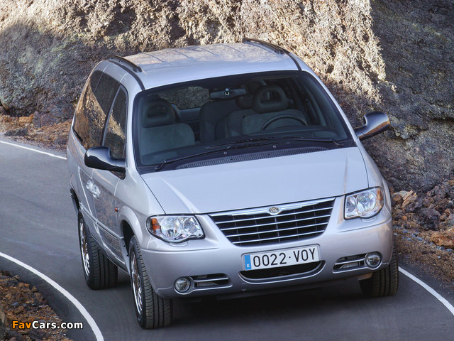 Pictures of Chrysler Voyager 2004–07 (640 x 480)