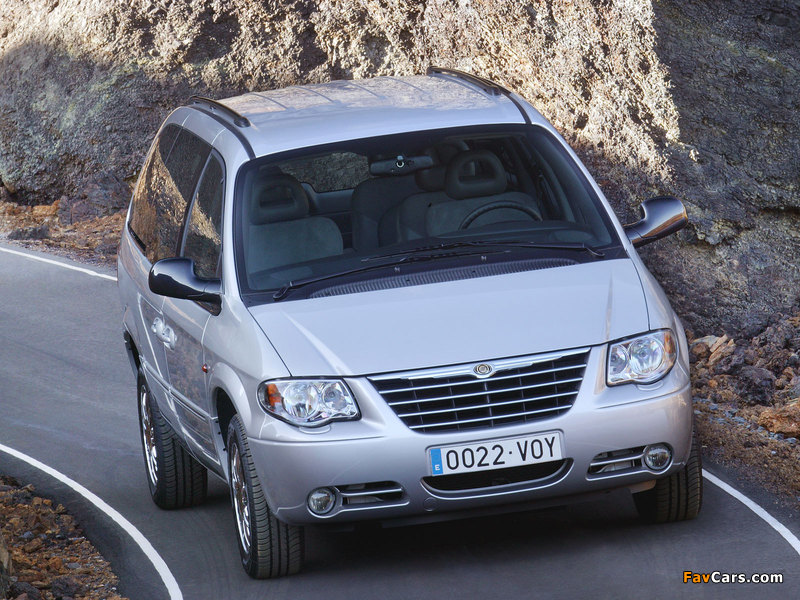 Pictures of Chrysler Voyager 2004–07 (800 x 600)