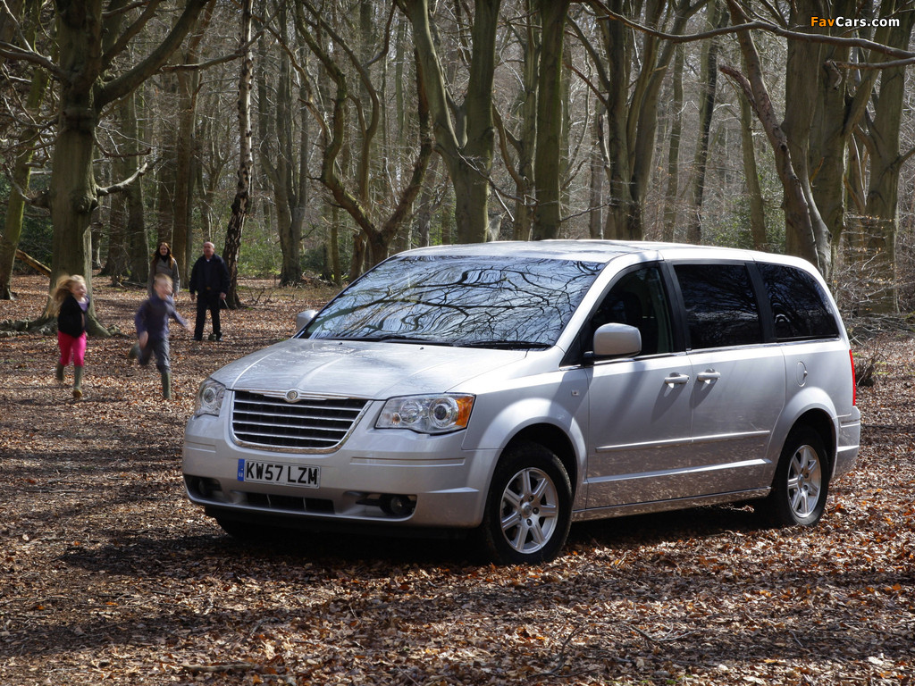 Pictures of Chrysler Grand Voyager UK-spec 2008–10 (1024 x 768)