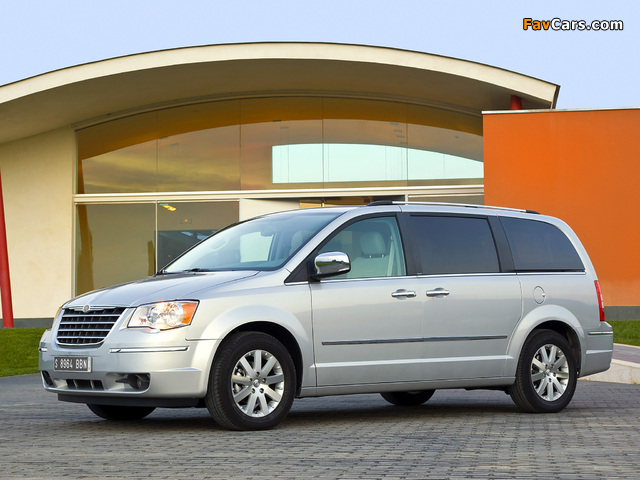 Pictures of Chrysler Grand Voyager 2008–10 (640 x 480)