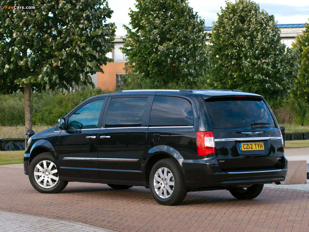 Pictures of Chrysler Grand Voyager UK-spec 2011 (1024 x 768)