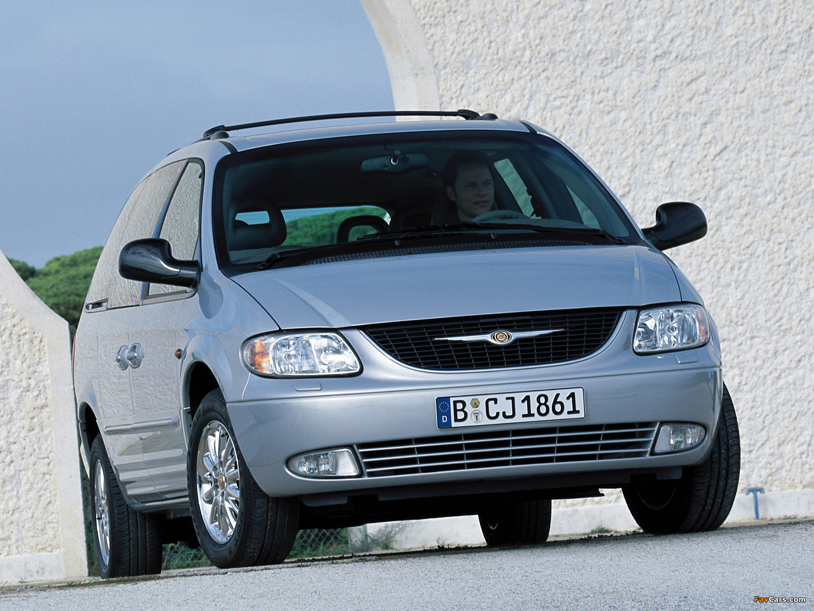 Chrysler Grand Voyager 2000–04 wallpapers (1600 x 1200)