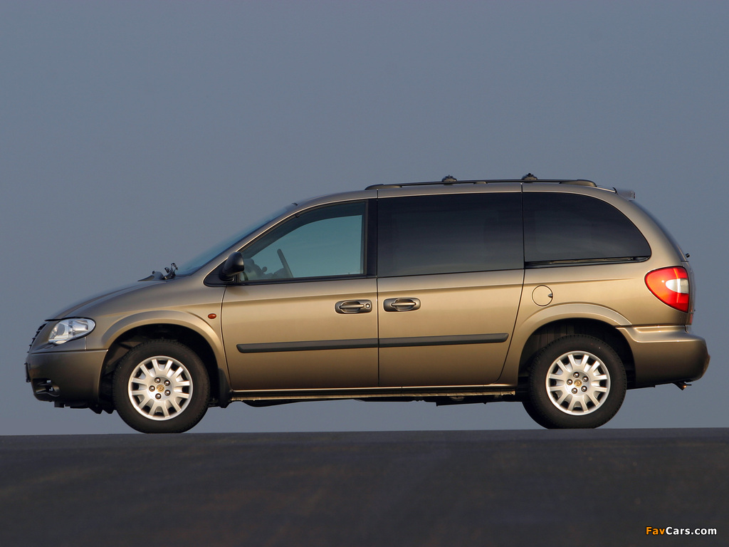 Chrysler Voyager 2004–07 wallpapers (1024 x 768)