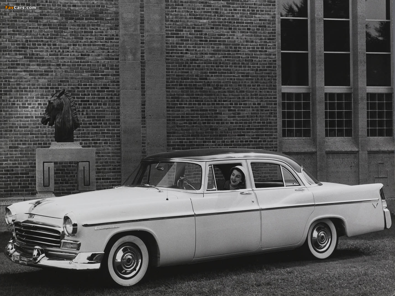 Chrysler Windsor 4-dr Sedan (C71) 1956 pictures (1280 x 960)