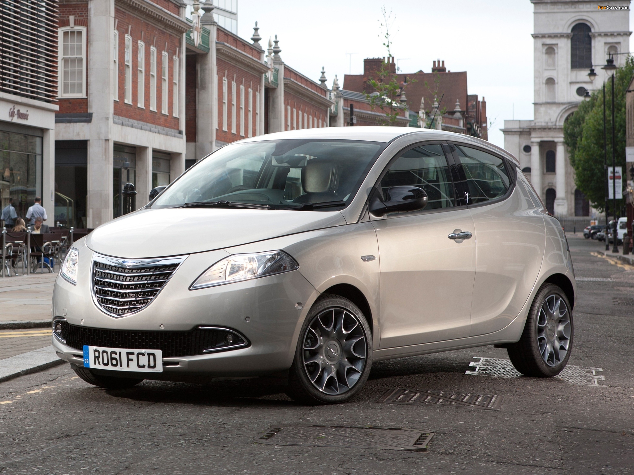 Chrysler Ypsilon 2011 images (2048 x 1536)