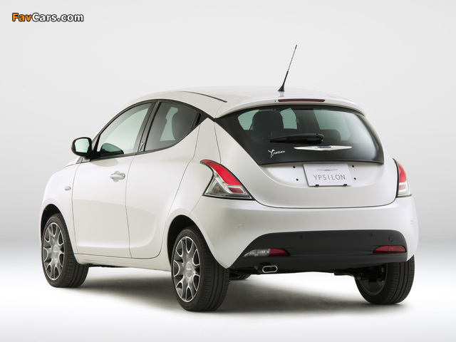 Chrysler Ypsilon JP-spec 2012 photos (640 x 480)