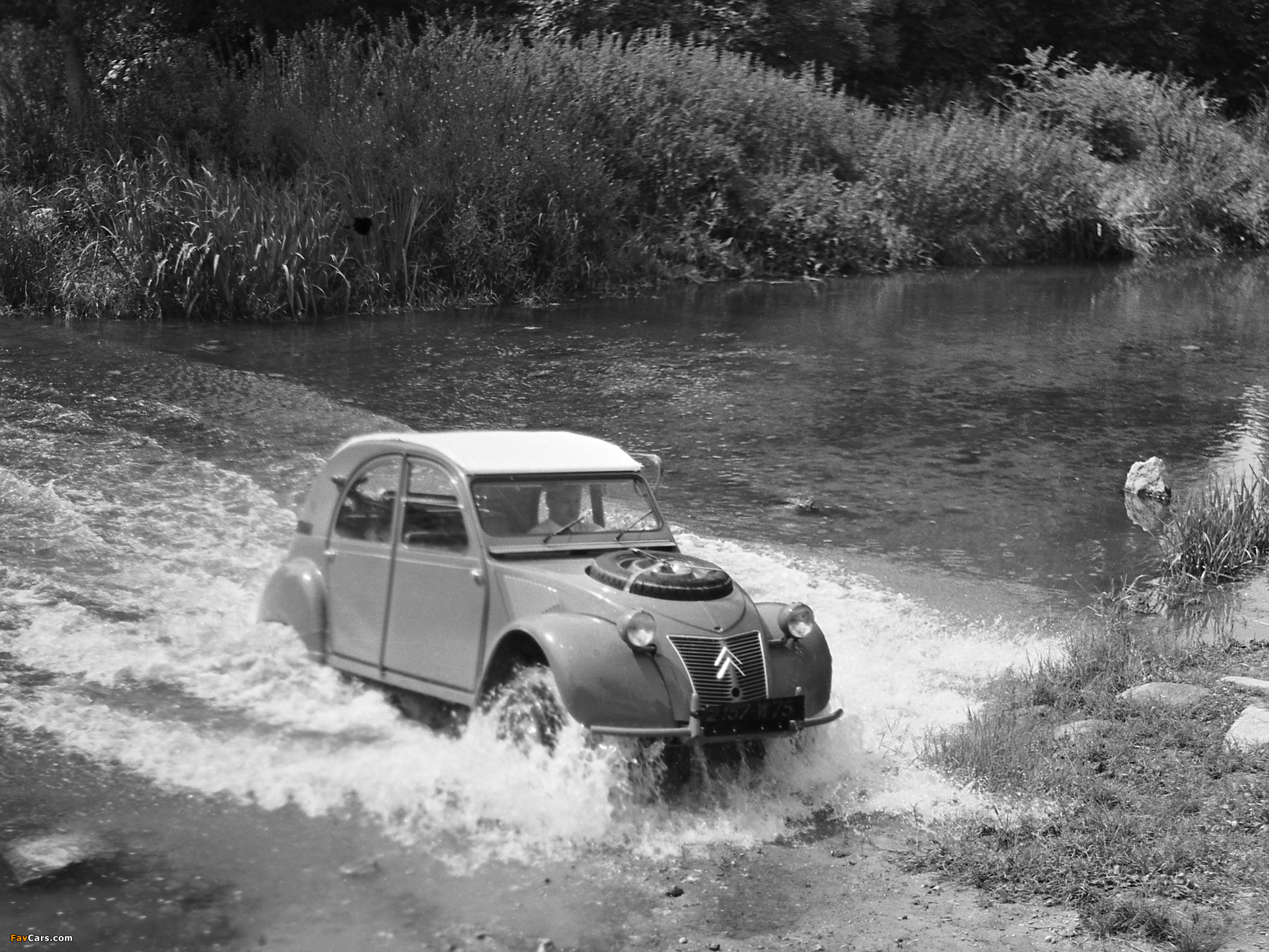 Citroën 2CV 4x4 Sahara 1960–71 pictures (2048 x 1536)