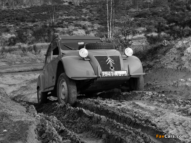 Photos of Citroën 2CV 4x4 Sahara 1960–71 (640 x 480)