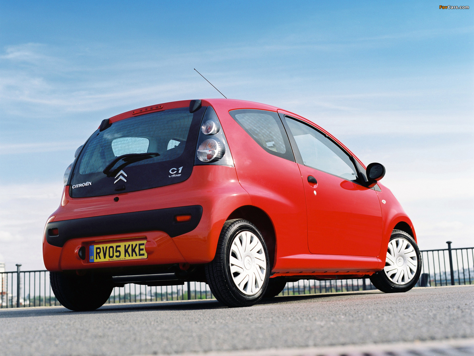 Citroën C1 3-door UK-spec 2005–08 wallpapers (1600 x 1200)