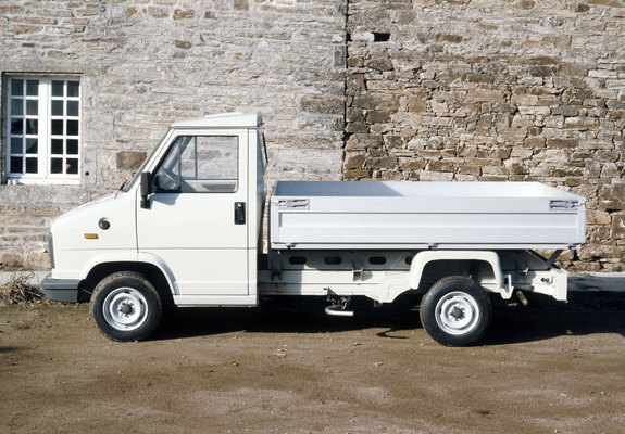 Photos of Citroën C25 Truck 1981–90