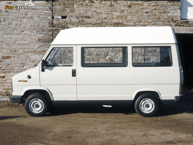 Pictures of Citroën C25 Combi High Roof 1981–90 (640 x 480)