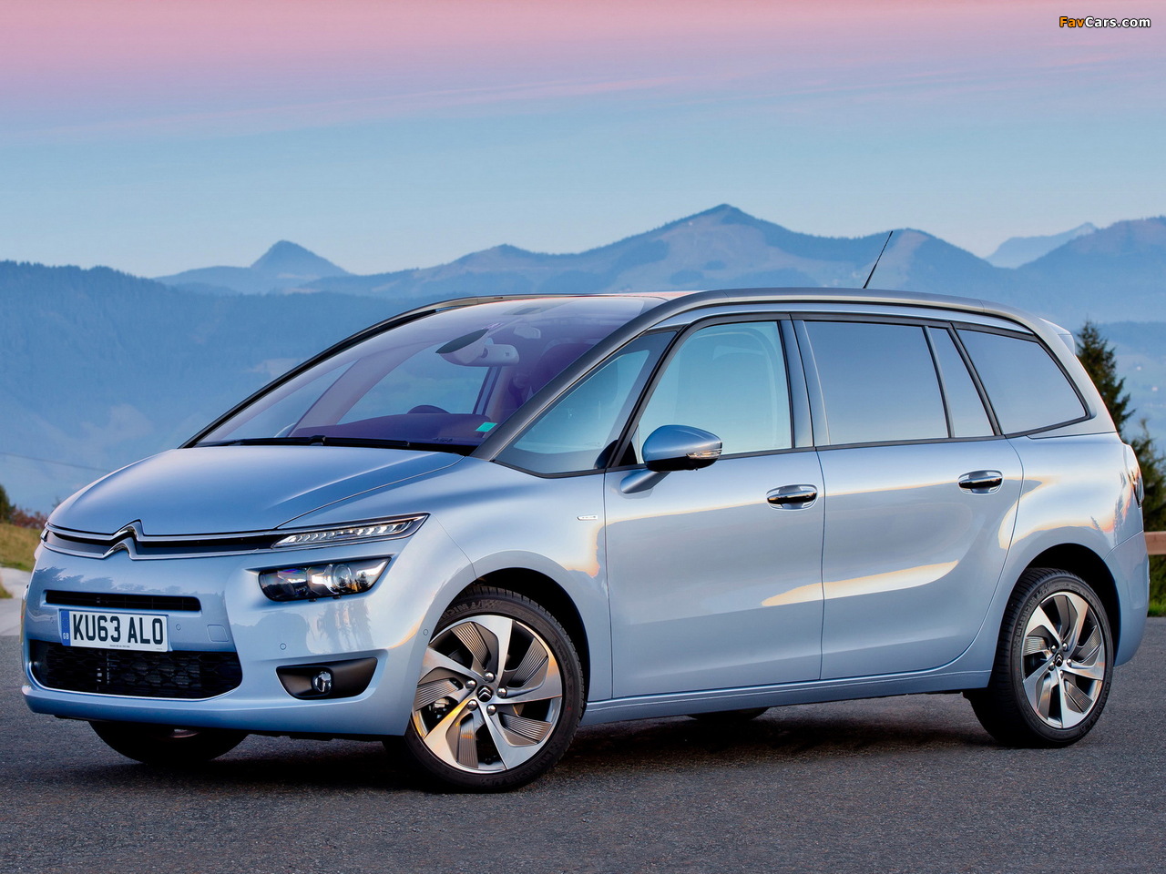 Photos of Citroën Grand C4 Picasso UK-spec 2013 (1280 x 960)