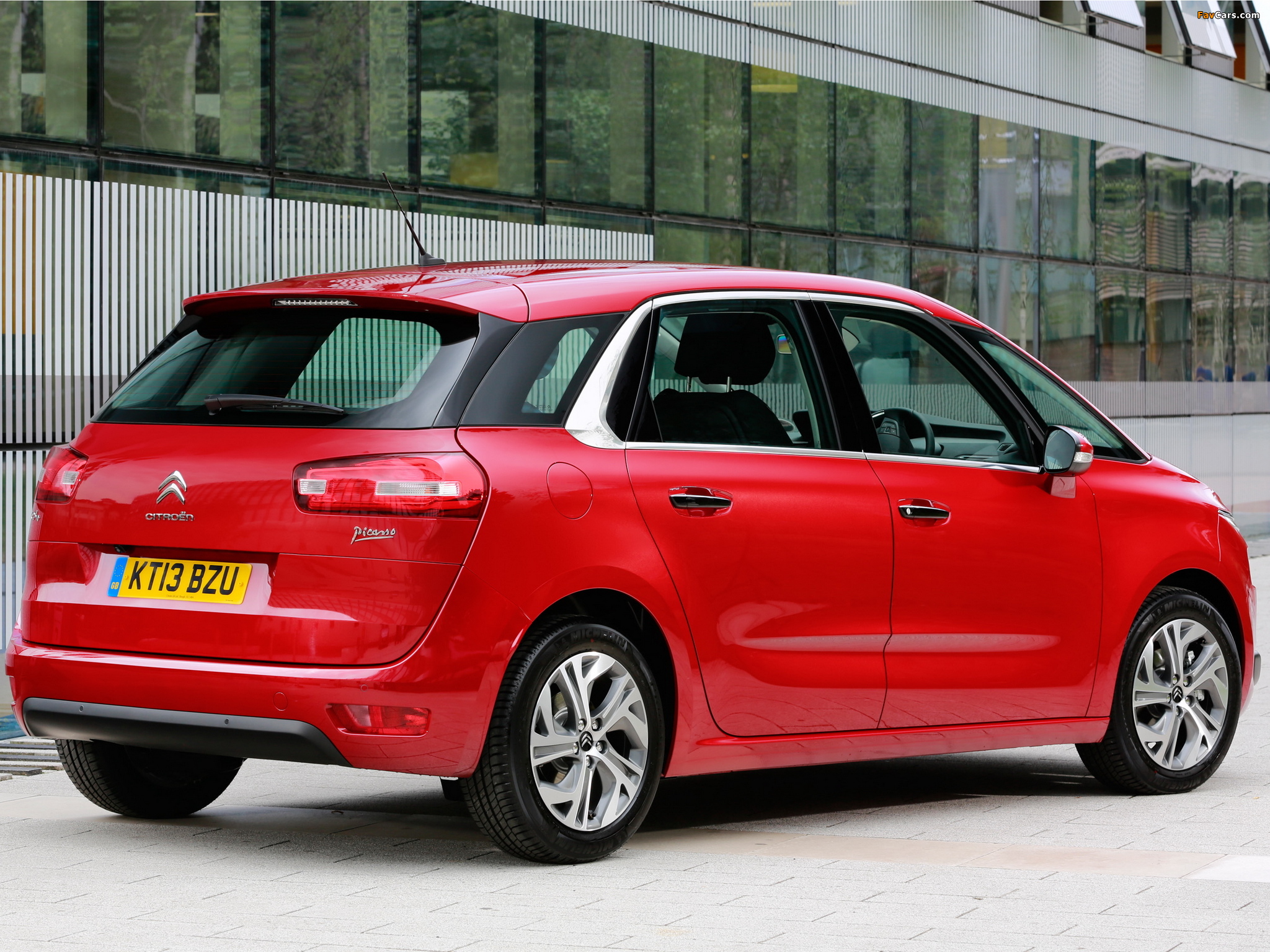 Pictures of Citroën C4 Picasso UK-spec 2013 (2048 x 1536)