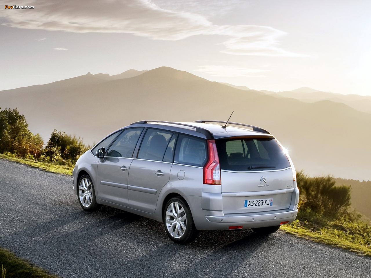 Citroën Grand C4 Picasso 2010–13 wallpapers (1280 x 960)