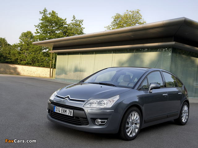 Citroën C4 Berline 2008–11 pictures (640 x 480)