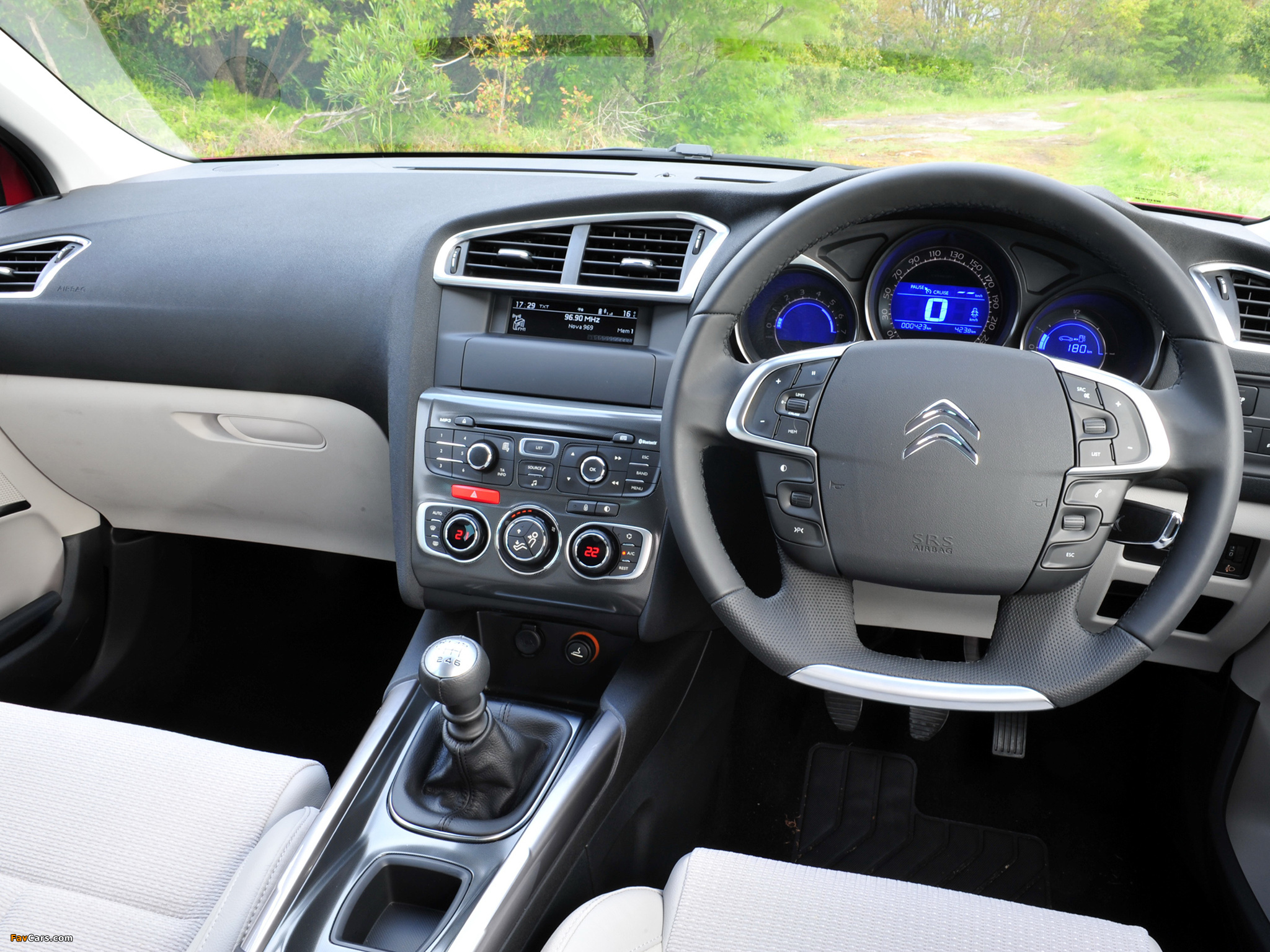 Pictures of Citroën C4 AU-spec 2011 (2048 x 1536)