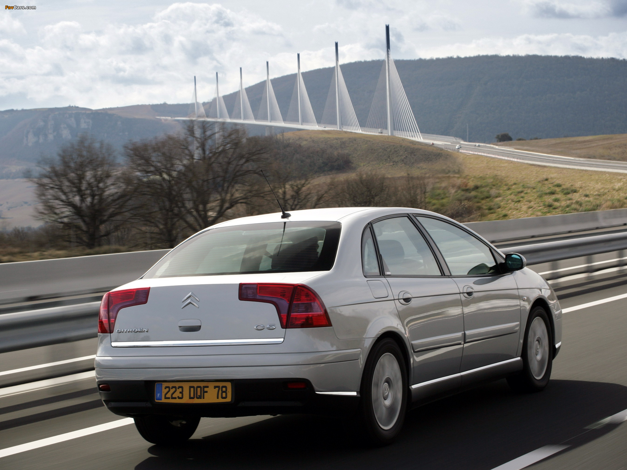 Citroën C5 HDi TwinTurbo 2004–08 wallpapers (2048 x 1536)