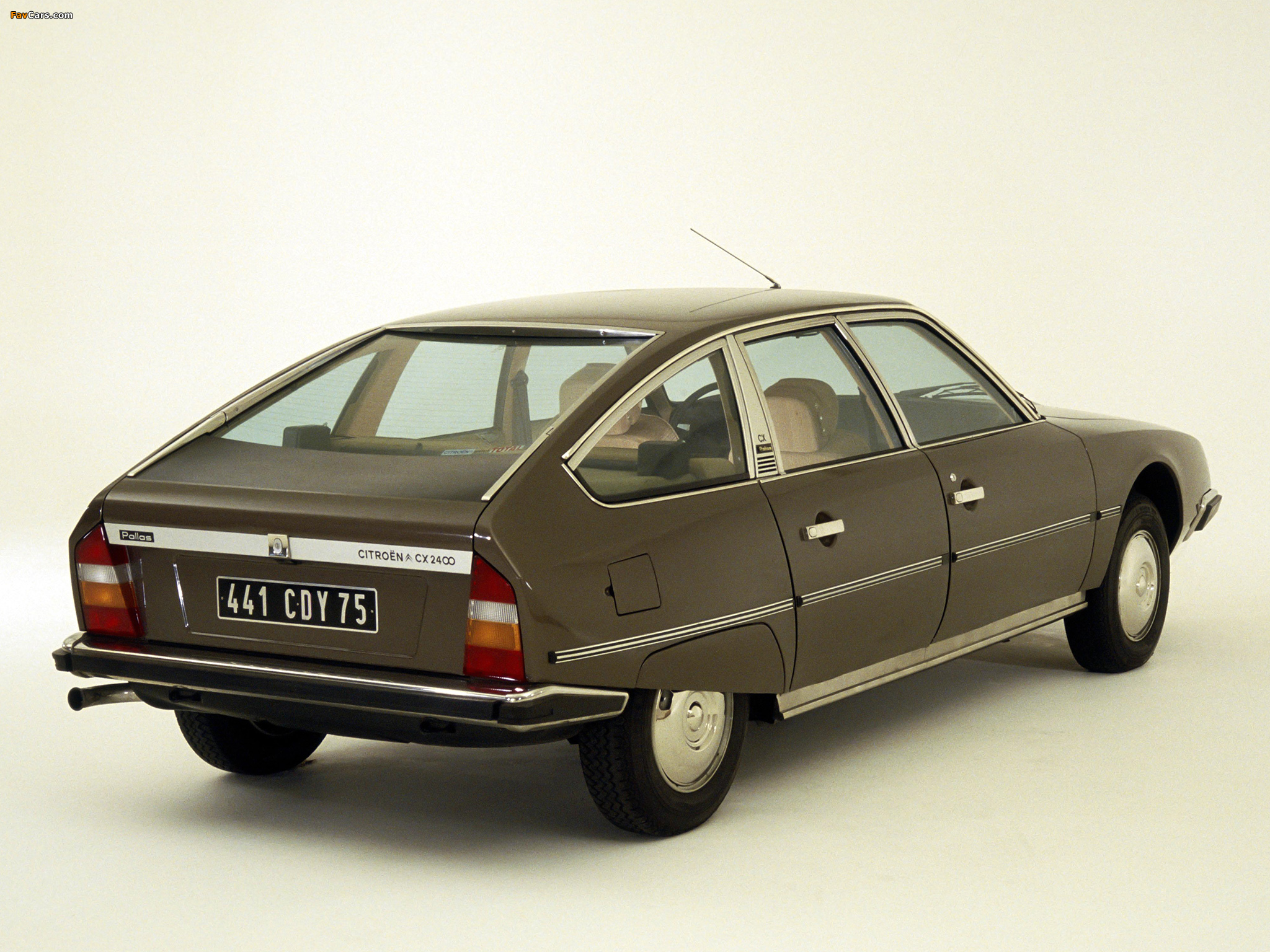 Citroën CX 2400 Pallas 1976–85 images (2048 x 1536)