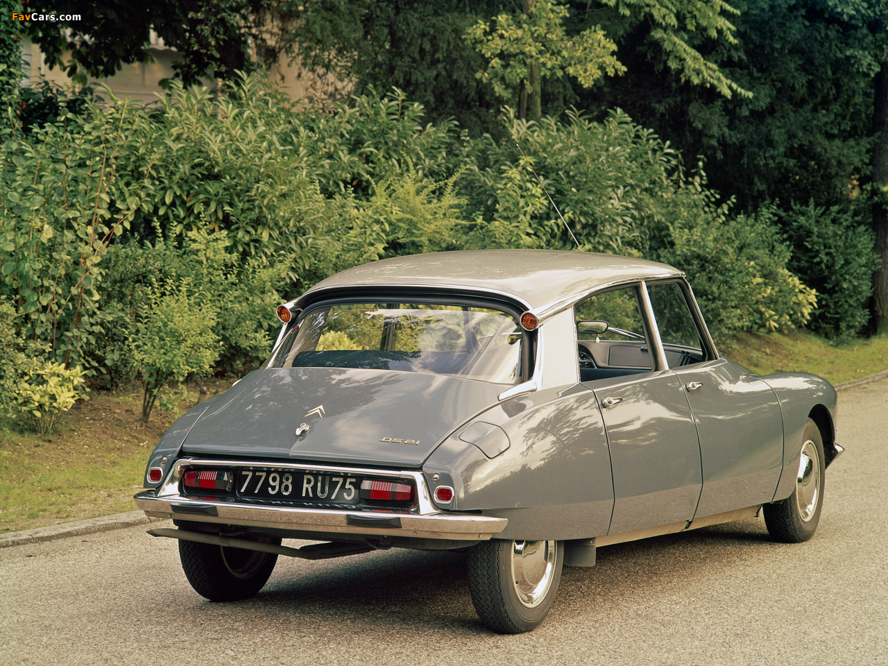 Pictures of Citroën DS 21 Berline 1968–74 (1280 x 960)