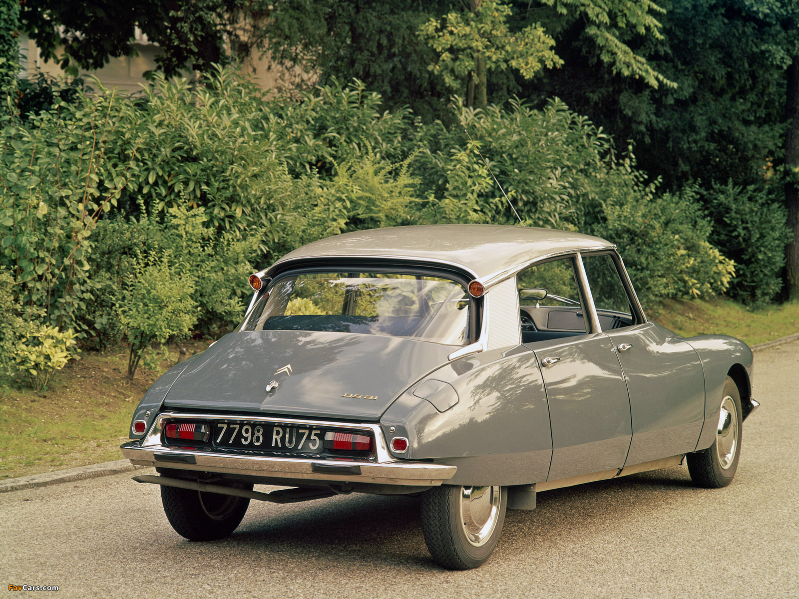 Pictures of Citroën DS 21 Berline 1968–74 (1600 x 1200)