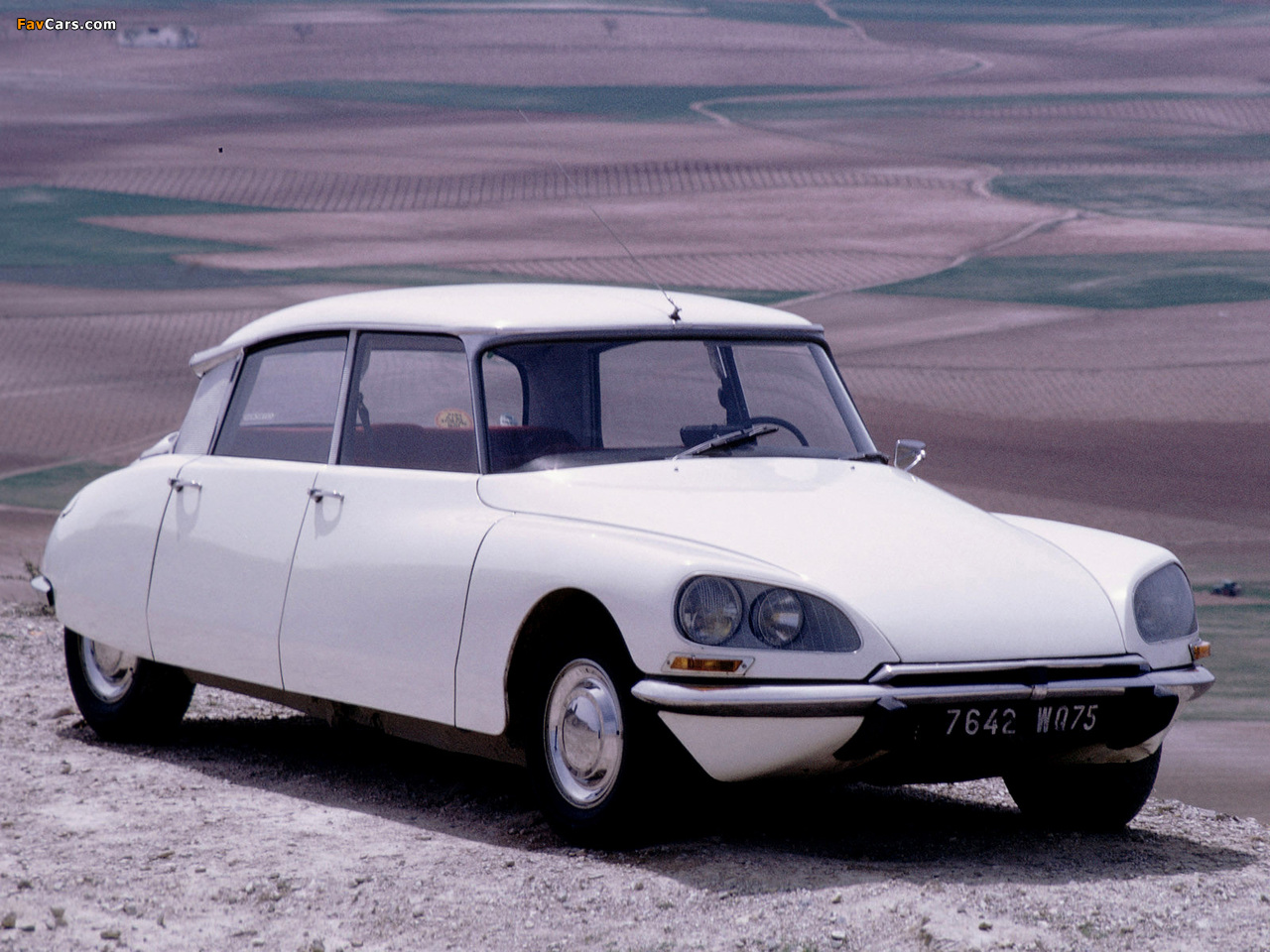 Pictures of Citroën DS 21 Berline 1968–74 (1280 x 960)