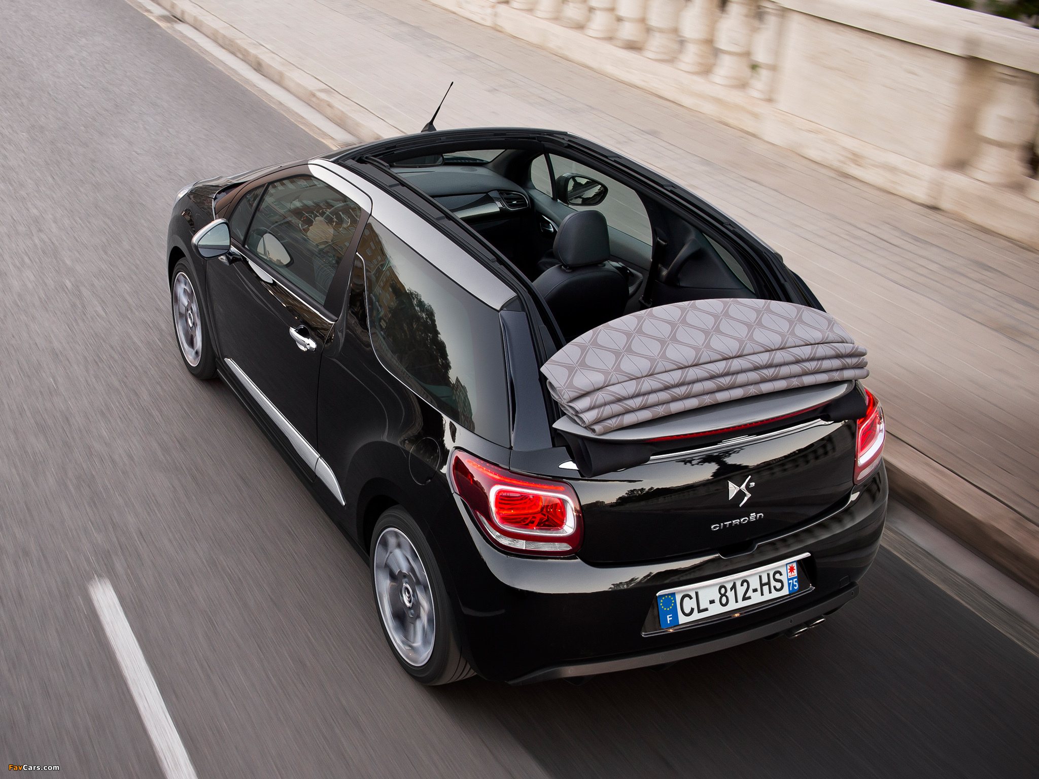 Citroën DS3 Cabrio 2012 wallpapers (2048 x 1536)