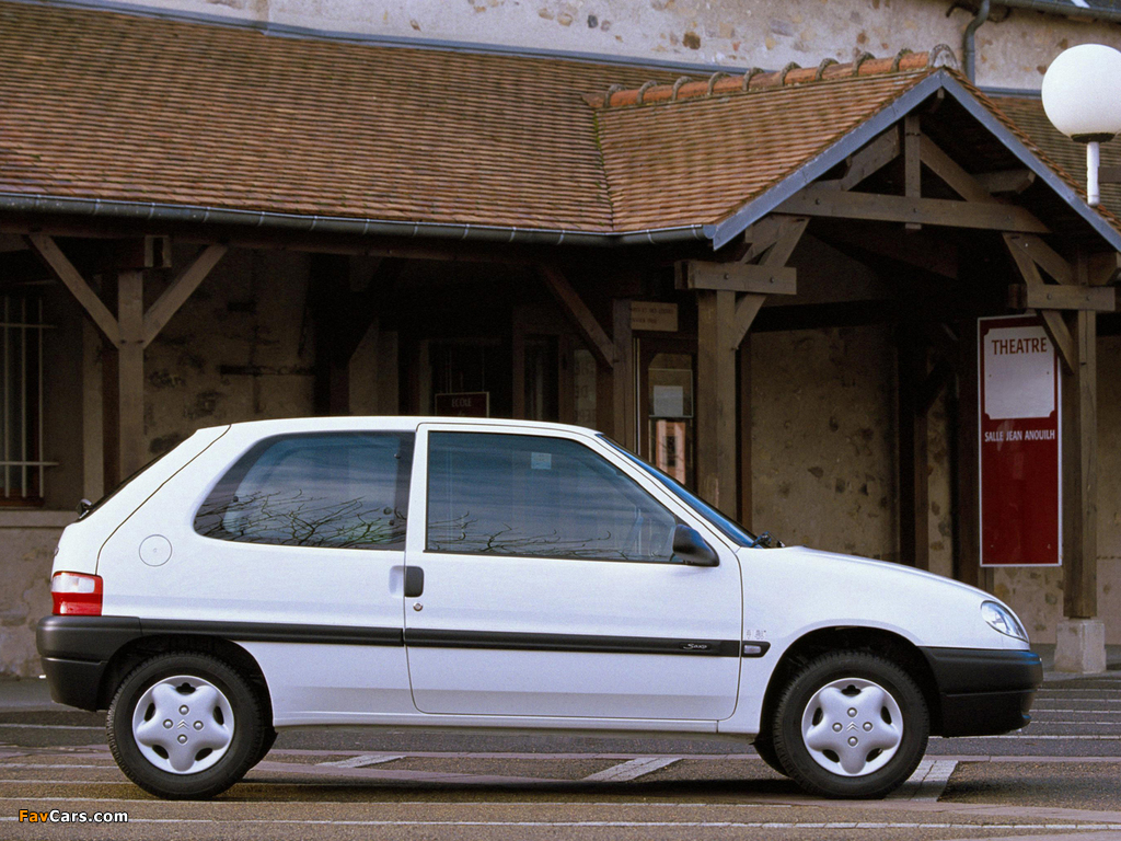 Images of Citroën Saxo 3-door 1999–2004 (1024 x 768)
