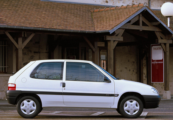 Images of Citroën Saxo 3-door 1999–2004