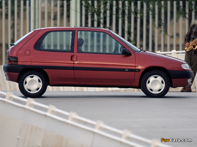 Photos of Citroën Saxo 3-door 1996–99 (640 x 480)