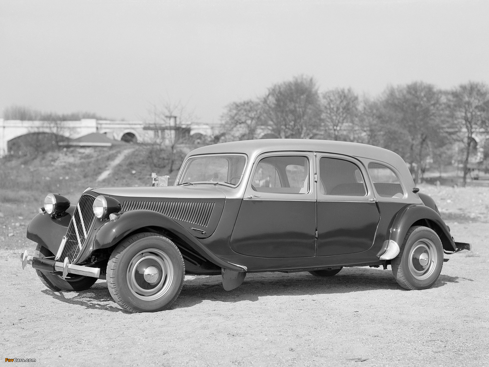 Citroën Traction Avant Familiale Taxi (11) 1954–57 images (1600 x 1200)