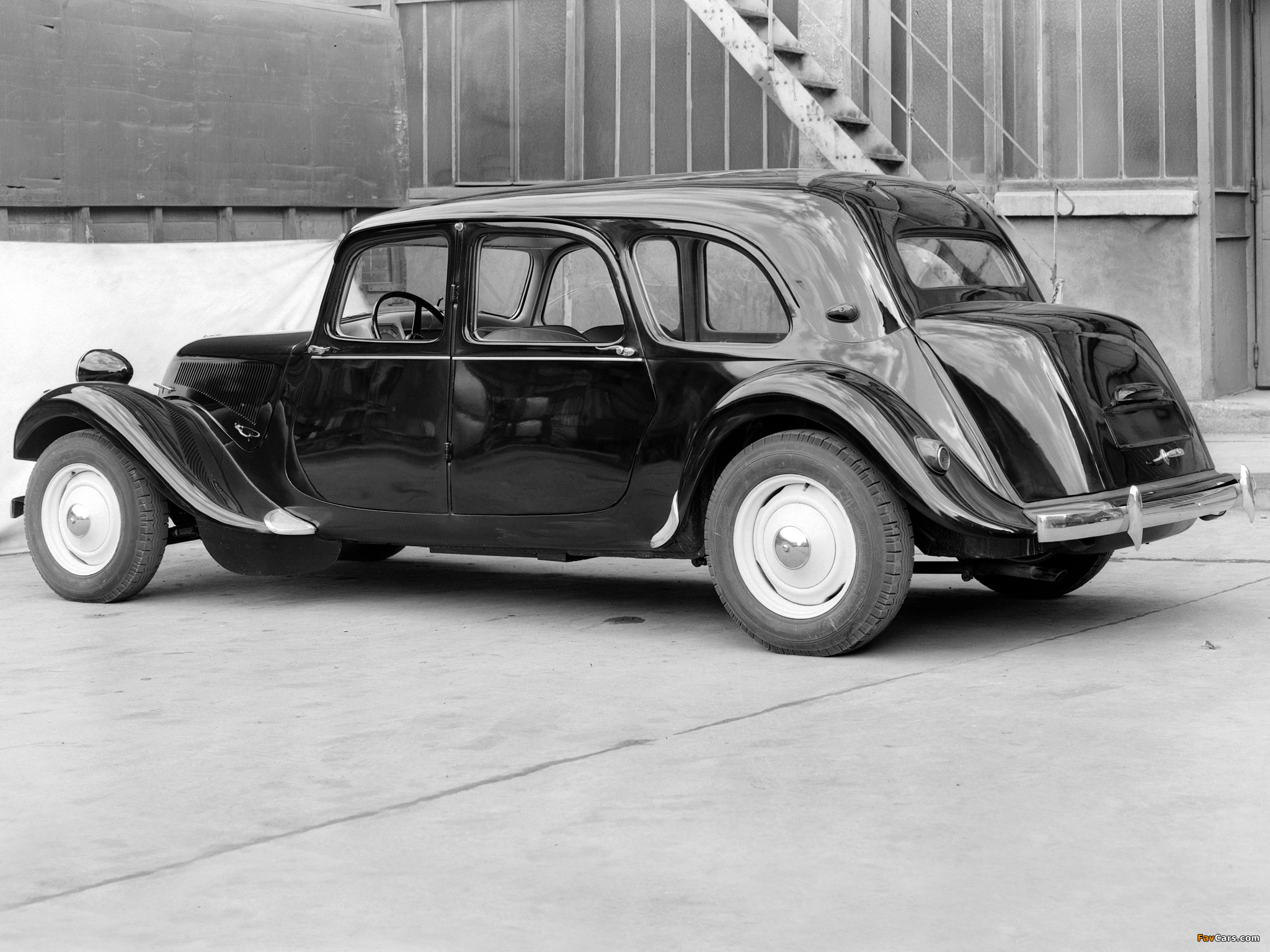 Citroën Traction Avant Commerciale (11) 1954–57 images (2048 x 1536)