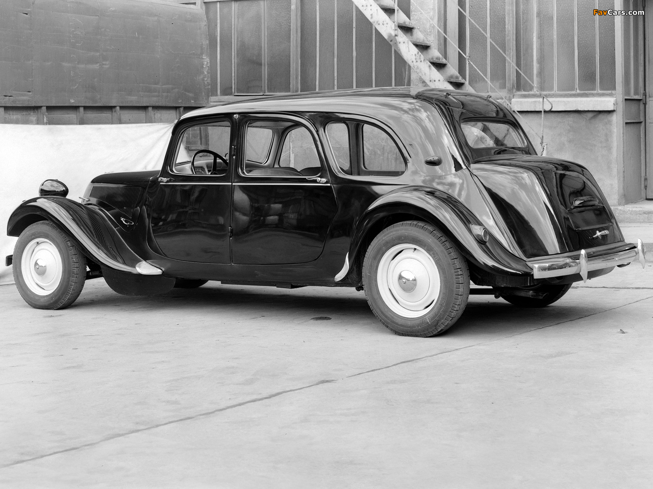 Citroën Traction Avant Commerciale (11) 1954–57 images (1280 x 960)